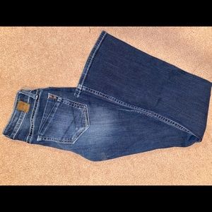 BKE Women’s Buckle jeans